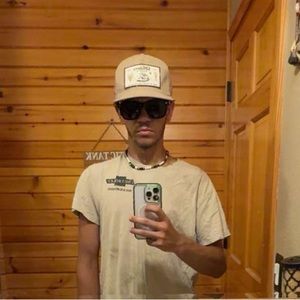 Meet your Posher, Ace